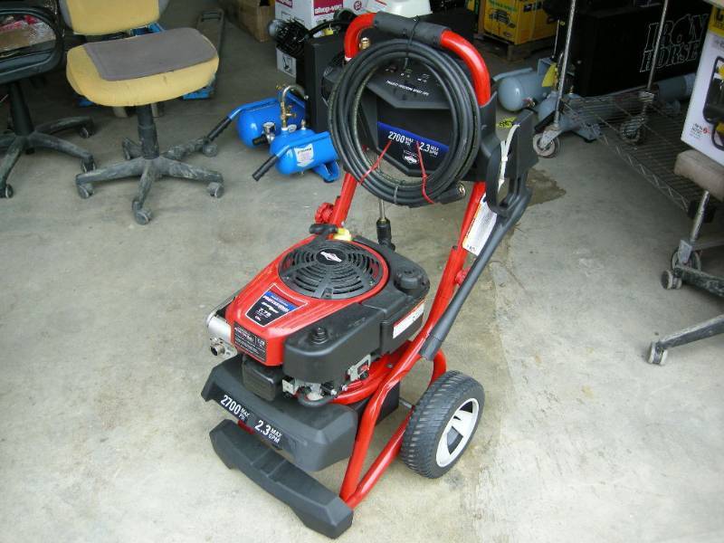 lot 18 image: Briggs & Stratton Professional Pressure Washer