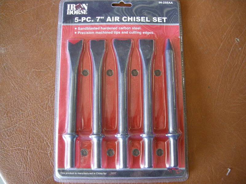 lot 78 image: Iron Horse Air Chisel Set