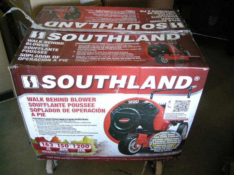 lot 4 image: Southland Walk Behind Blower