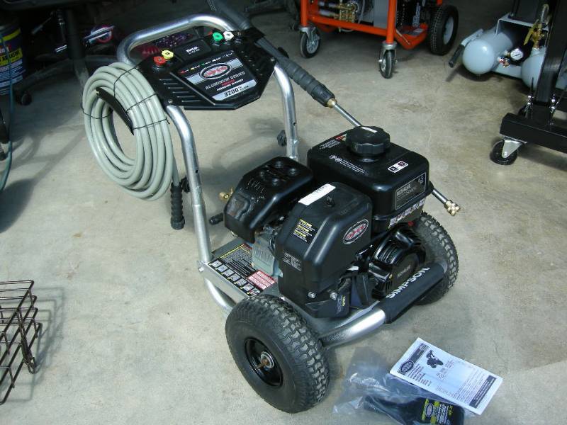 lot 83 image: Simpson 3200 Pressure Washer