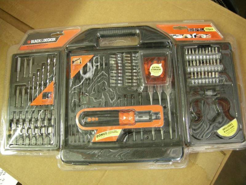 lot 102 image: Black & Decker Drilling and Screwdriver Set