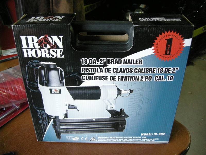 lot 126 image: Iron Horse 18ga Brad Nailer