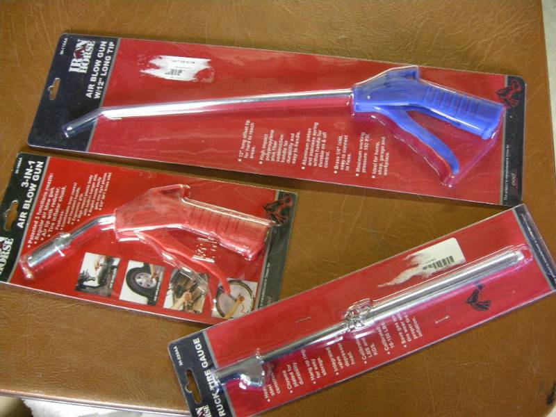 lot 132 image: Iron Horse Air Guns and Tire Gauge