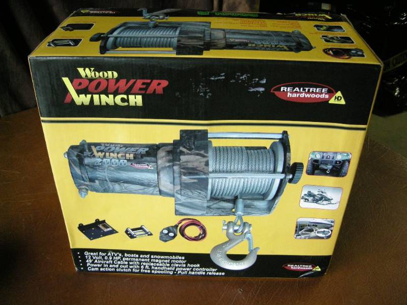 lot 138 image: Woods 2000lb Power Winch
