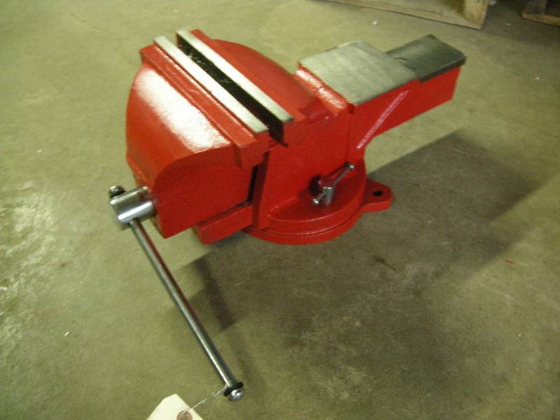 lot 148 image: 8 Mechanic Vise