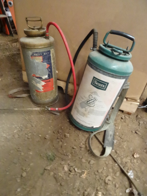 lot 18 image: 2 lawn and garden pressure sprayers...