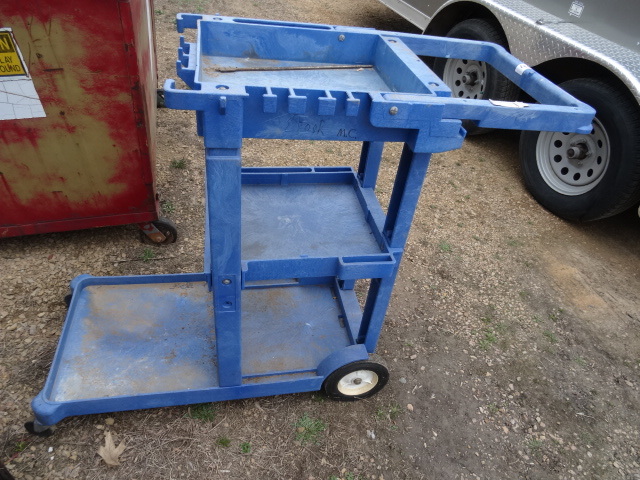 lot 40 image: Janitorial cart...