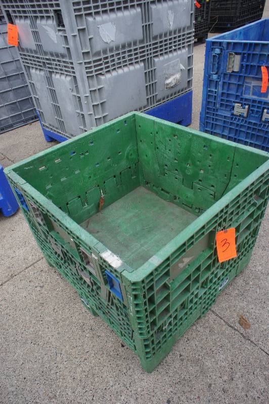 HEAVY DUTY PLASTIC STORAGE   SHIPPING CONTAINER - COLLAPSIBLE SIDES - 31 X 30 X 25
