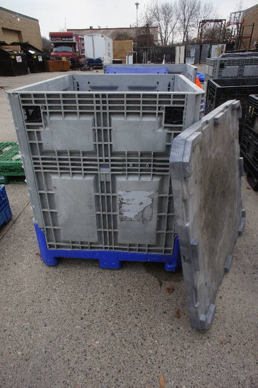 HEAVY DUTY PLASTIC STORAGE   SHIPPING CONTAINER - COLLAPSIBLE SIDES - 47 X 40 X 45