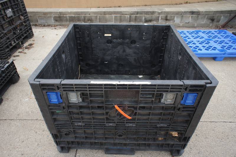 HEAVY DUTY PLASTIC STORAGE   SHIPPING CONTAINER - COLLAPSIBLE SIDES - 44 X 46 X 34
