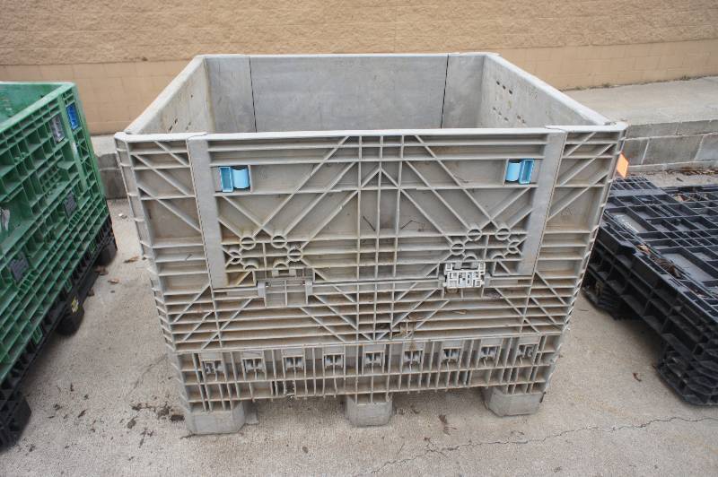 HEAVY DUTY PLASTIC STORAGE   SHIPPING CONTAINER - COLLAPSIBLE SIDES - 45 X 39 X 39