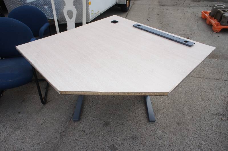 LOT OF AS-IS OFFICE FURNITURE - 10 CHAIRS - 1 DESK - 1 CREDENZA