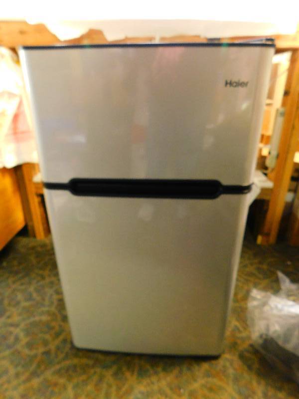 lot 50 image: Haier  Dorm Refrigerator with Freezer - 3.2 cu ft