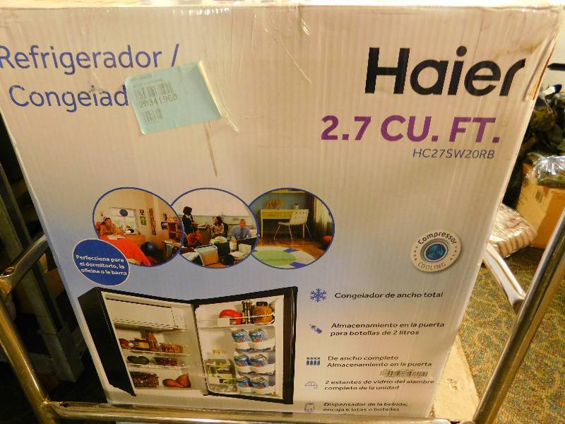lot 51 image: Haier 2.7 Cu ft. Compact Design Refrigerator