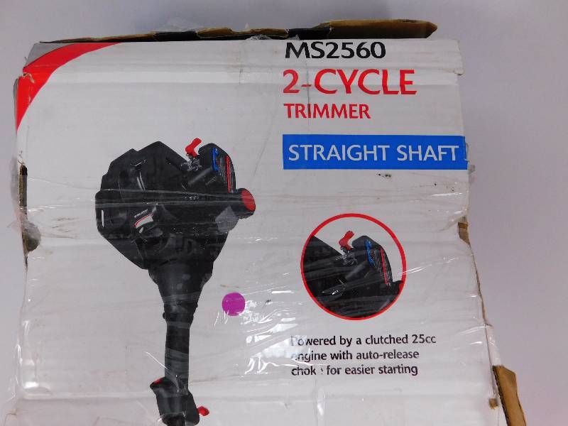 lot 39 image: Murray Select Attachment Capable 25cc 2-Cycle Straight Shaft Gas String Trimmer