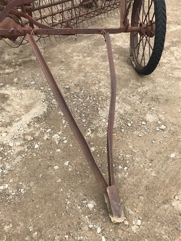 lot 5 image: Antique Hay Rake