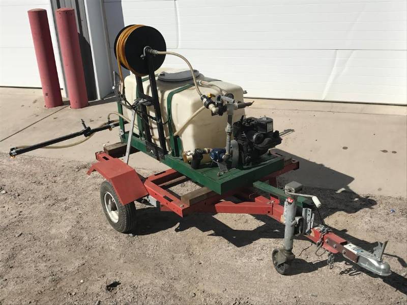 lot 4 image: Lawn Sprayer Trailer