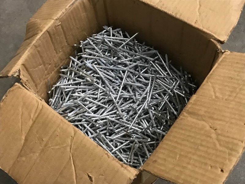 lot 19 image: 29# Box Of Collar Nails ...