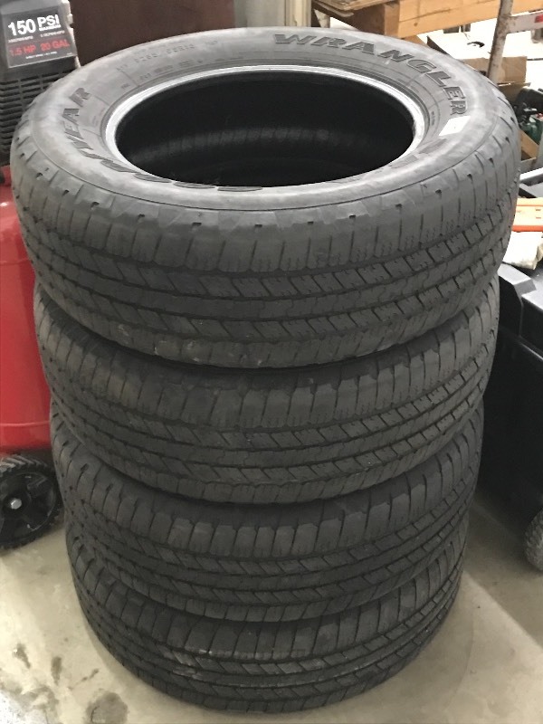 lot 30 image: (4) Goodyear Wrangler SR-A P26565...