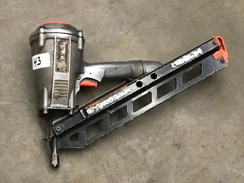 lot 43 image: Paslode F350S Pneumatic Framing Nai...