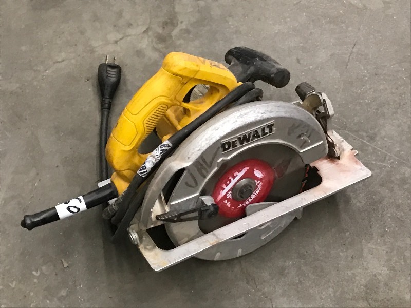 lot 50 image: DeWalt DWE575 7.25 Circular Saw, W...