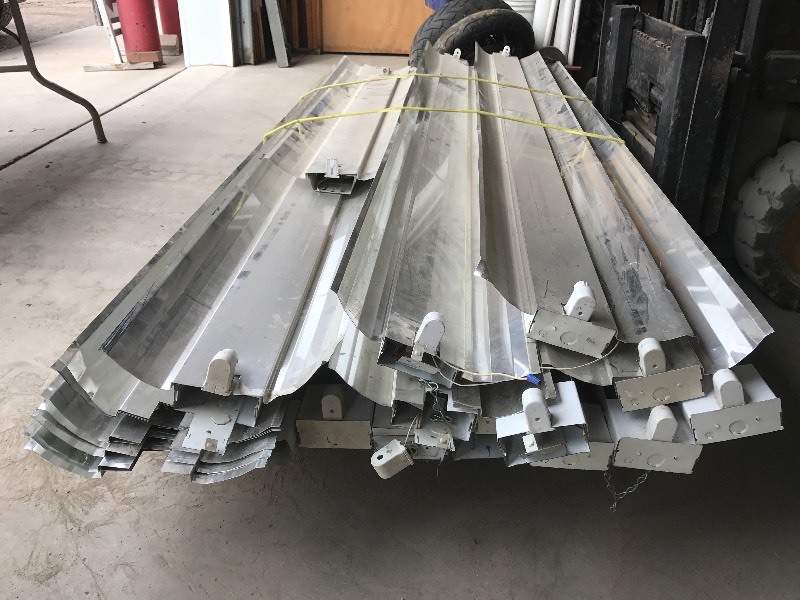 lot 77 image: Lot Of (10) 8ft Flourescent Lights,...