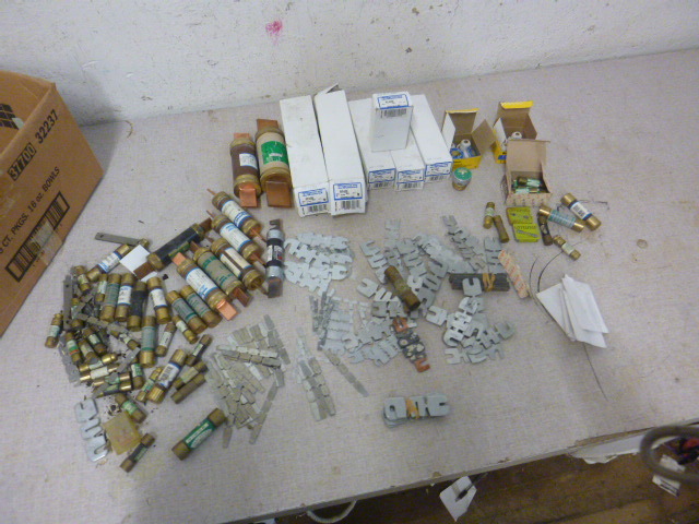 lot 8 image: Miscellaneous Fuses