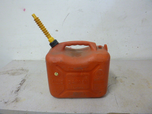 lot 12 image: Gas Can