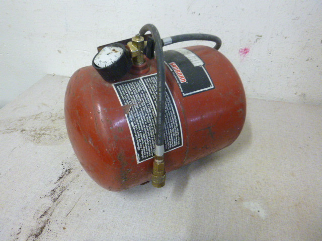 lot 15 image: Sanborn Portable Air Tank