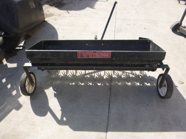 lot 31 image: Lawn Tendor AeratorFertilizerSpreader