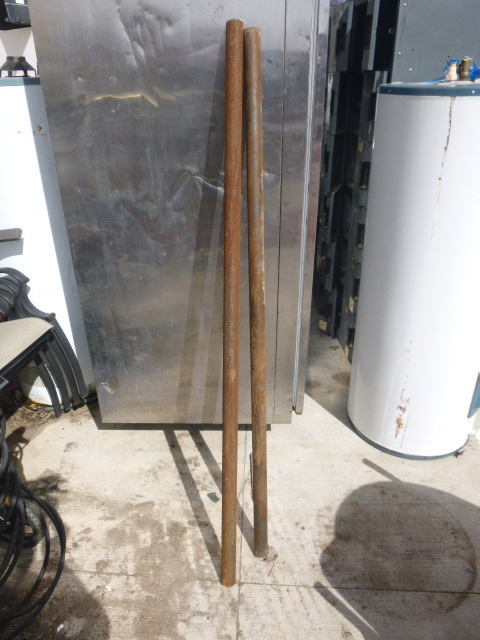 lot 40 image: 2 Steel Pipes