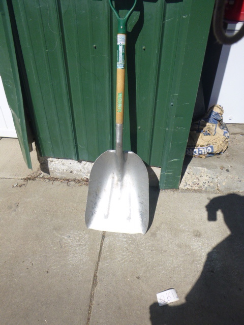 lot 45 image: Scoop Shovel