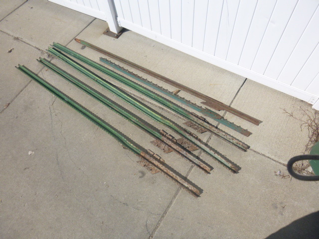 lot 53 image: 6 Fence Posts