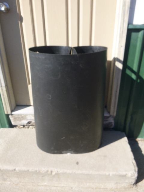 lot 63 image: Leaf Bag Holder