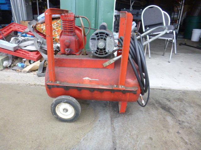 lot 70 image: Coast to Coast Air Compressor