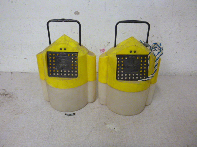 lot 86 image: 2 Flowtroll Bait Buckets