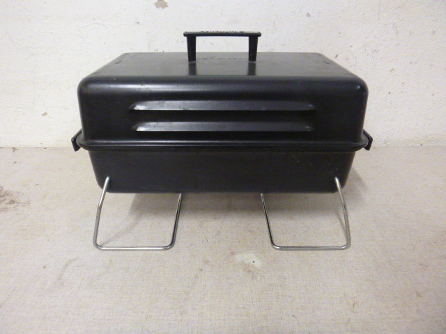 lot 90 image: Thermos Portable Charcoal Grill