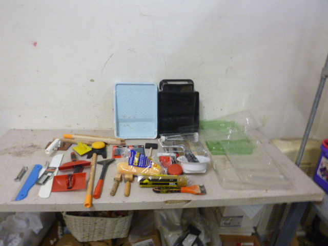 lot 104 image: Miscellaneous Painting Supplies