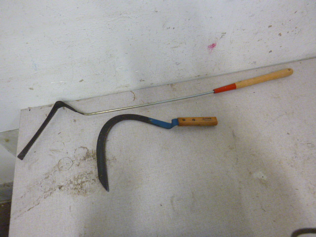 lot 105 image: Corn Knife and Weed Cutter