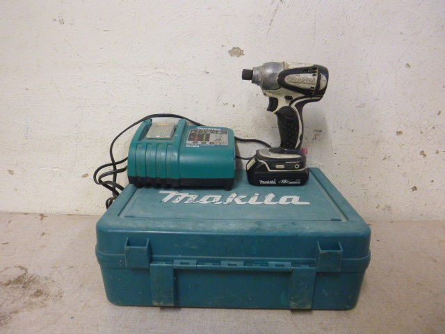 lot 109 image: Makita Driver