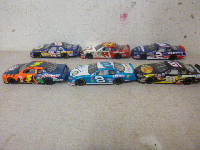 lot 113 image: 6 NASCAR Die-Cast Cars