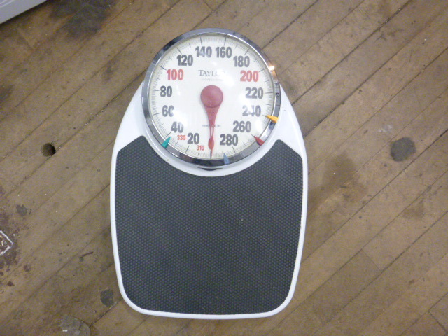 lot 117 image: Taylor Bathroom Scale