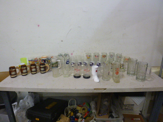 lot 119 image: Miscellaneous Glassware