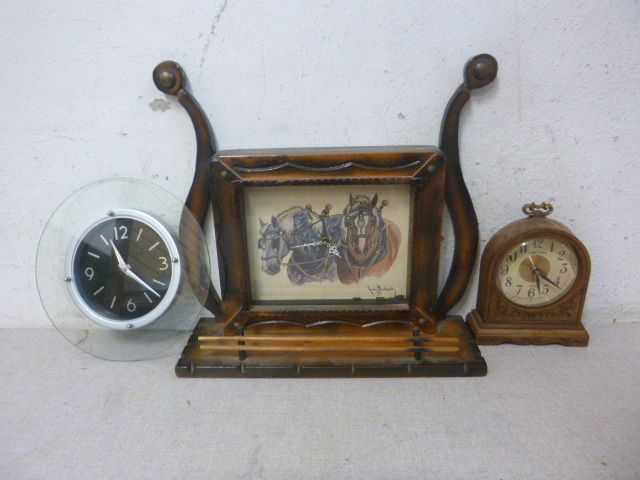 lot 125 image: 3 Clocks