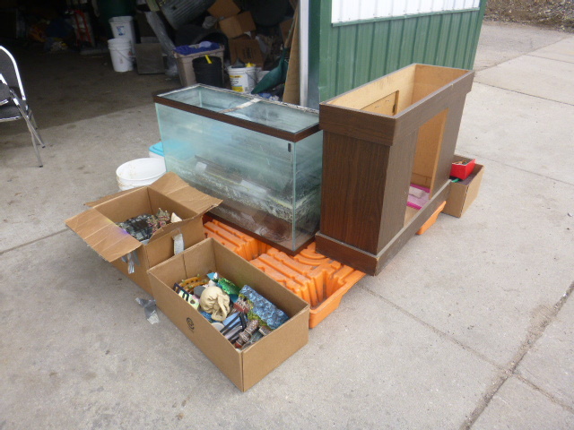 lot 130 image: 2 Aquariums