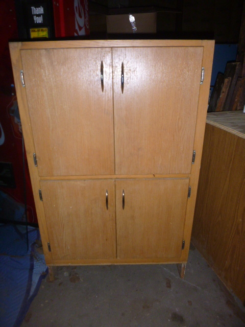 lot 132 image: Storage Cabinet