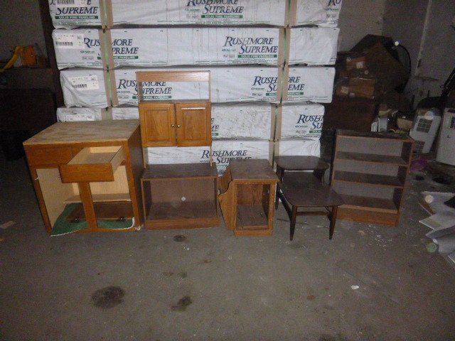 lot 137 image: Miscellaneous Cabinets and Tables