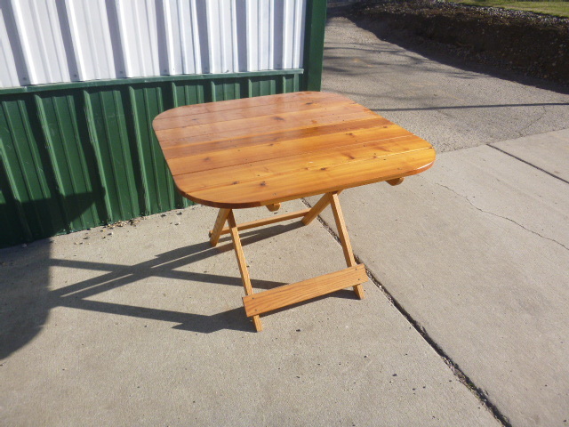 lot 147 image: Small Folding Table
