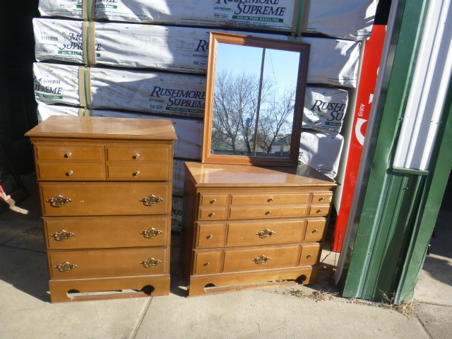 lot 148 image: Bedroom Furniture