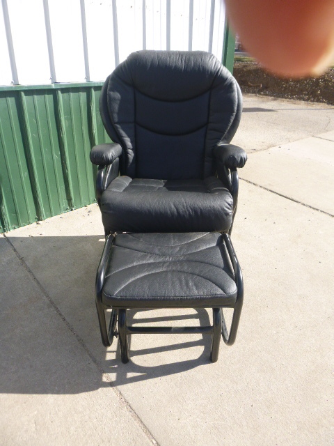 lot 150 image: Swivel Rocking Chair